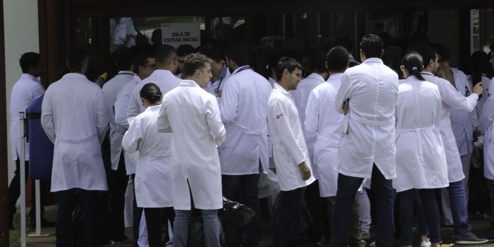 Revalida 2025/2: prazo para envio de diploma médico termina hoje