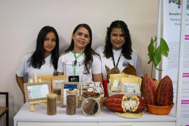 Estudantes de Gandu utilizam casca do nibs do cacau para combater constipação intestinal | SECOM