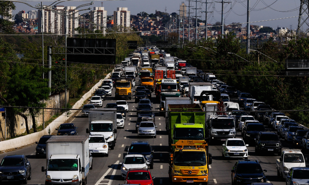 Feriado deve movimentar mais de 3 milhões de veículos em São Paulo
