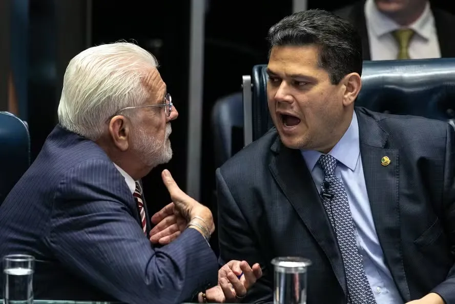 #Acesse Política