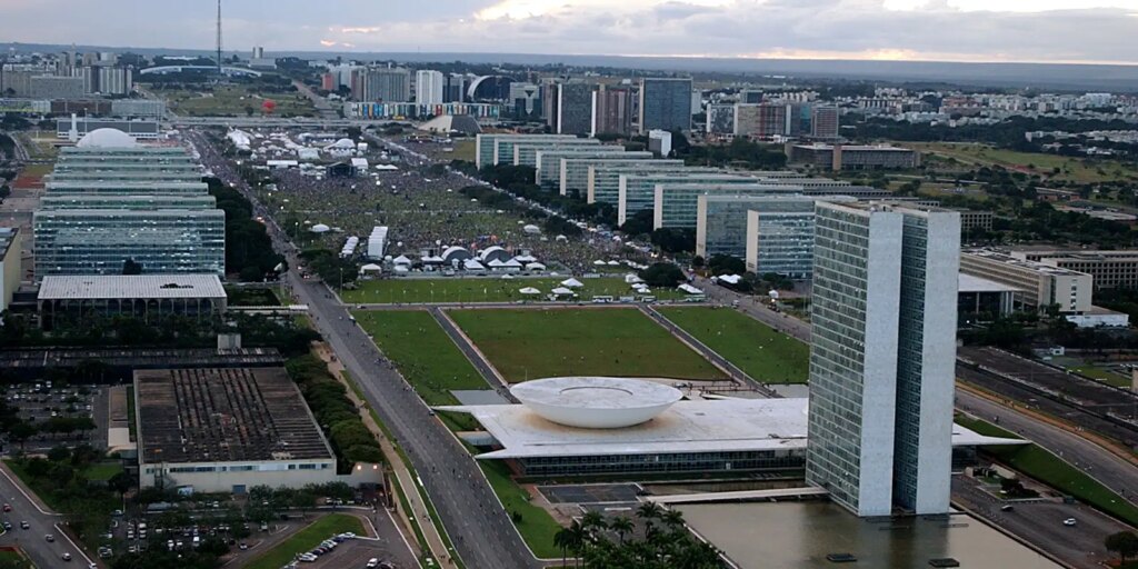 Por acordo, Congresso derruba vetos a projeto sobre dívidas de estados