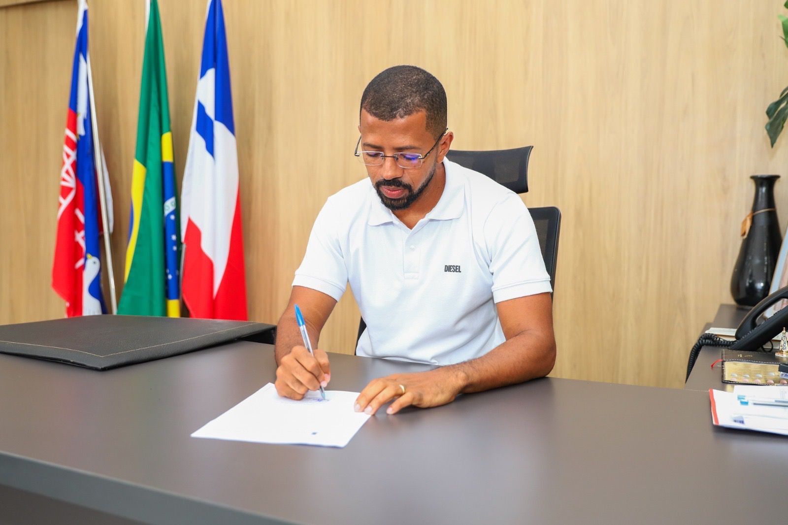 Prefeito Eriton lança programa de incentivo fiscal eliminando juros e multas em até 100% – Imprensa Bahia