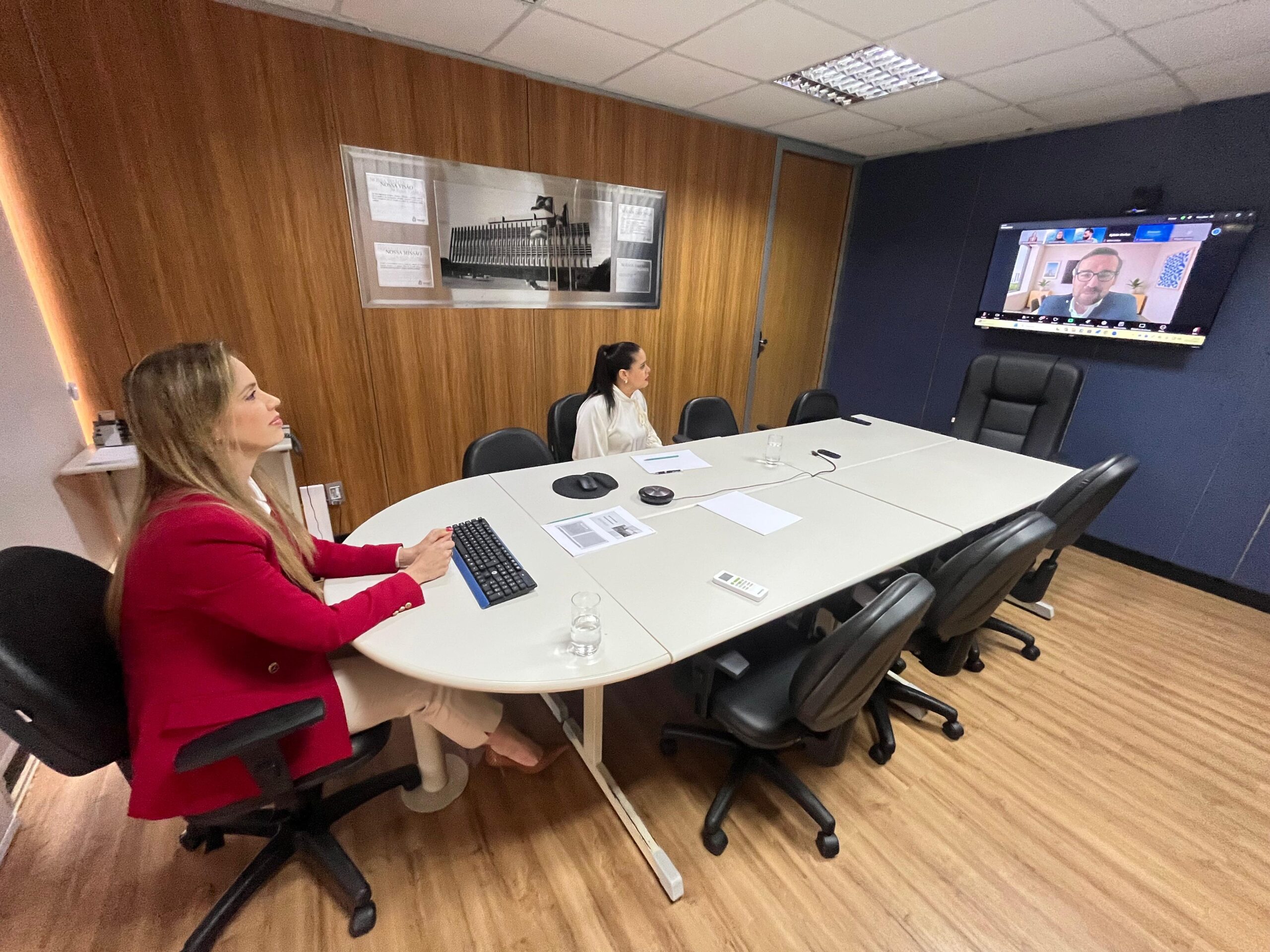 A convite do BID, Bahia apresenta Programa de Qualidade do Gasto para servidores da América Latina e Caribe