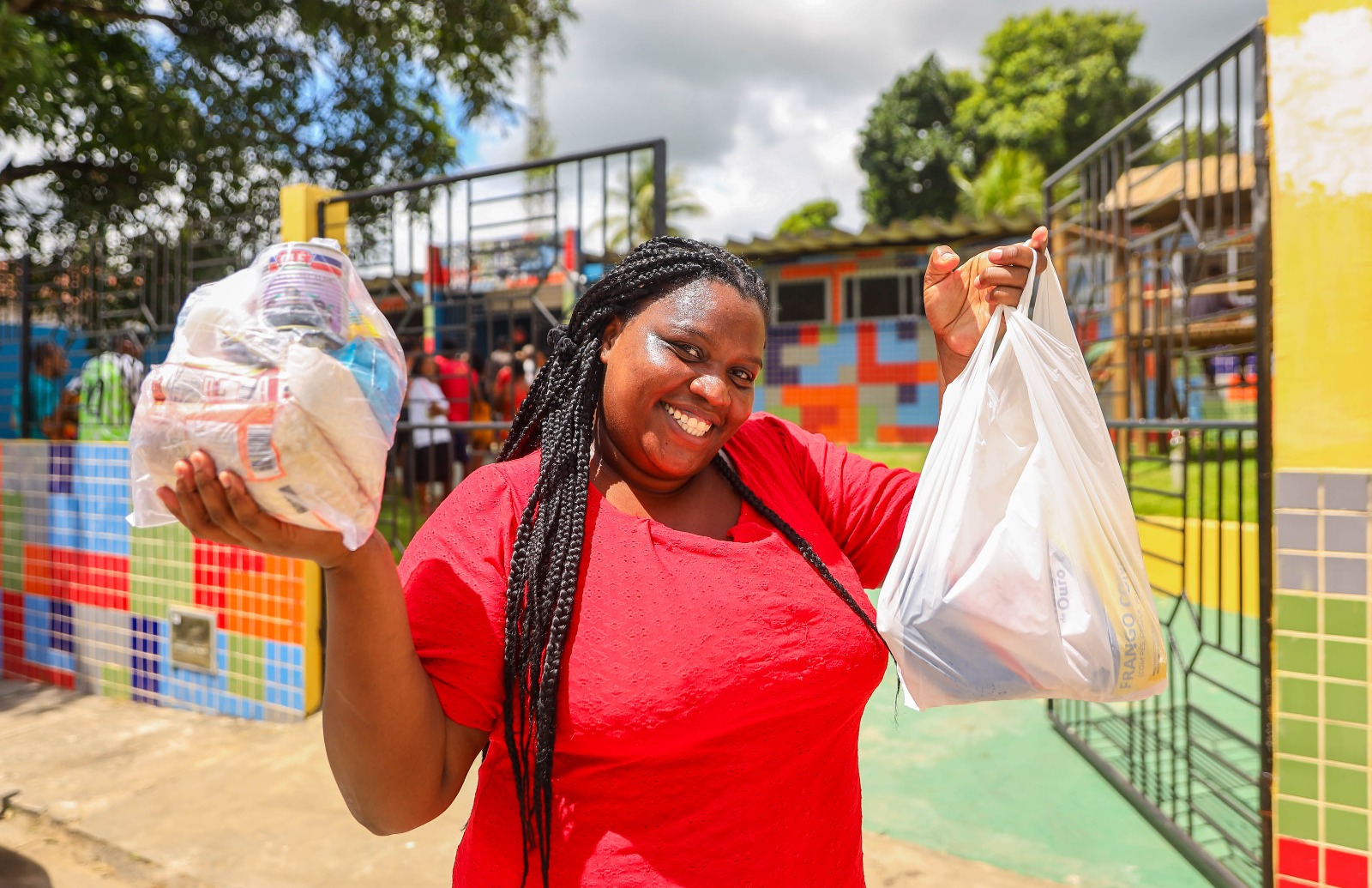 Beneficiários dos distritos comemoram mais um ano de entrega da Cesta Natalina – Imprensa Bahia