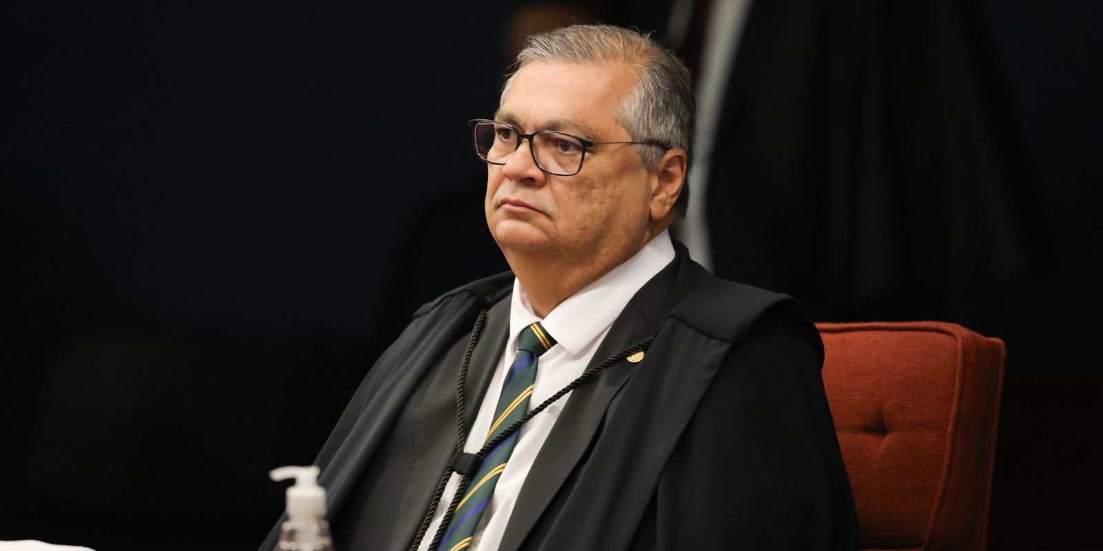 Dino suspende trecho de PL que libera emendas do orçamento secreto