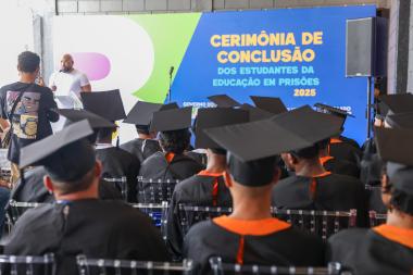 Educação transforma trajetórias e marca formatura de estudantes da EJA em unidade prisional na Bahia | SECOM