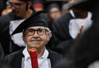 Formatura da EJA celebra conclusão do ensino médio de 293 estudantes da rede estadual de ensino | SECOM