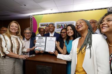 Governo da Bahia assina acordo relativo ao piso do magistério | SECOM