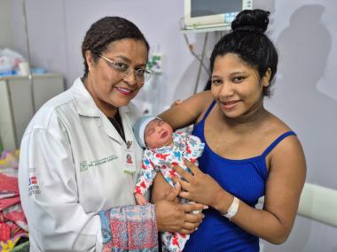 Mãe de primeira viagem tem bebê com mais de 4 kg em parto natural no Hospital Materno-Infantil de Ilhéus | SECOM