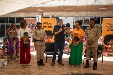 PM participa do encerramento da Campanha “Cadê a minha boneca preta? | SECOM