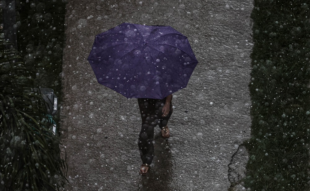 Tempestade deixa mais de 130 mil consumidores sem eletricidade na Grande SP