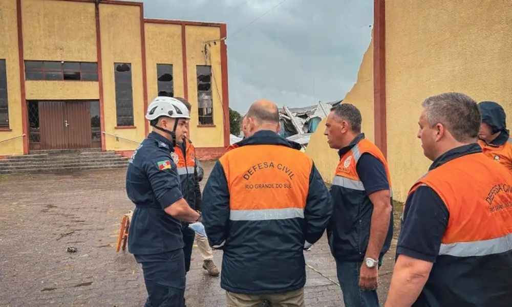 Tornado deixa três pessoas mortas em Santa Catarina