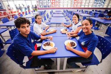 Chamada pública amplia oferta de alimentos saudáveis da agricultura familiar na alimentação escolar | SECOM