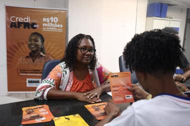 CrediAfro leva atendimento e orientação financeira a estações do metrô de Salvador durante o verão | SECOM