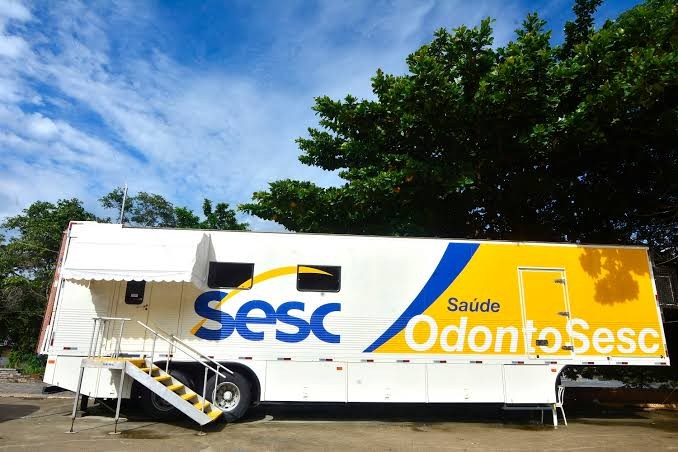 Prefeitura de Simões Filho firma parceria com o Sesc e recebe unidade móvel do OdontoSesc; atendimentos iniciam do dia 12.03