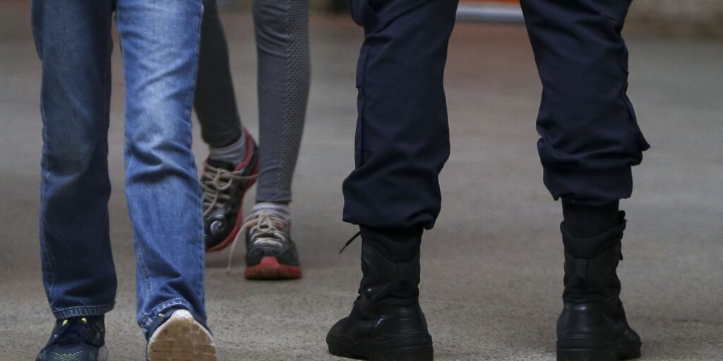 Alunos de escola no DF são “punidos” com flexão e PMs são afastados