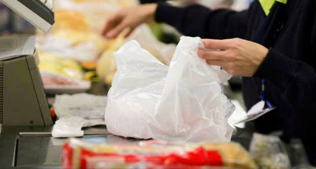 As lojas da rede Fort supermercados, deixarão de fornecer sacolas plásticas gratuitas, a partir de 9 de fevereiro