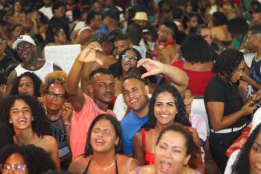 Carnaval em Paripe movimenta economia e deixa população animada com a geração de renda durante o período | SECOM