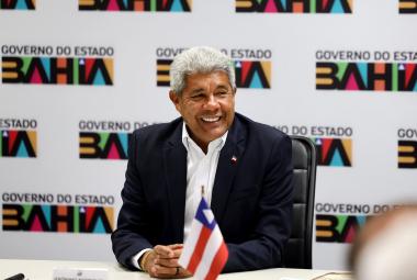 Jerônimo Rodrigues embarca em missão internacional na Ásia e cumpre agenda estratégica para ampliar a produção de medicamentos na Bahia | SECOM