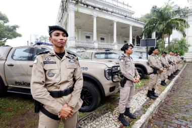 Jerônimo Rodrigues entrega viaturas para reforçar atuação da Ronda Maria da Penha no Norte do estado | SECOM