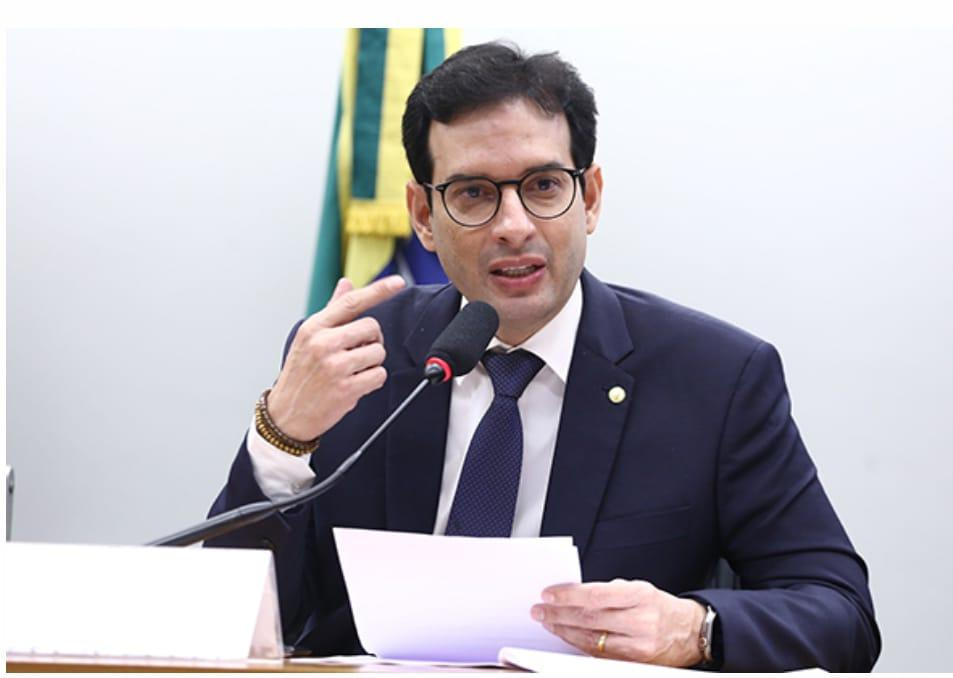 Leo Prates propõe estudo para salário mínimo regional de R$ 1.800 na Bahia e reforça agenda de valorização do trabalho