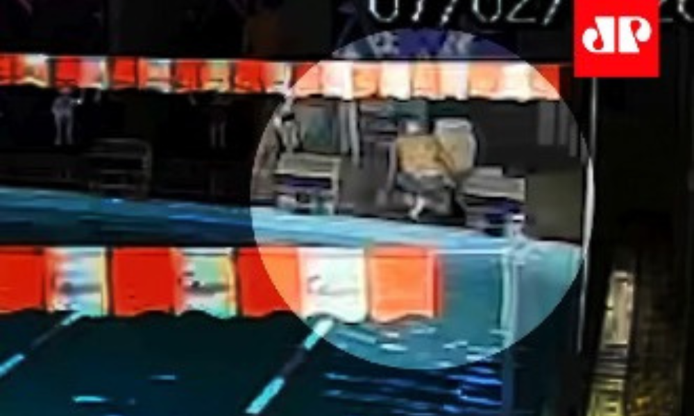 Veja momento em que professora passa mal em piscina antes de morrer em SP