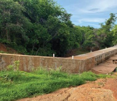 Governo da Bahia entrega passagem molhada e anuncia novas obras para comunidades rurais de Urandi | SECOM