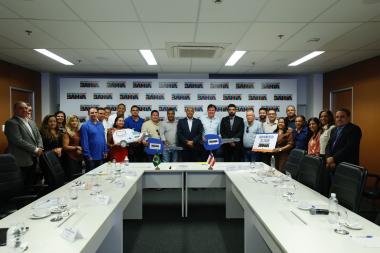 Estado garante ambulância, equipamentos e novos investimentos para Santa Teresinha | SECOM