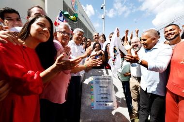Governador inaugura escola de tempo integral e autoriza pacote de obras para ampliar infraestrutura em Mata de São João | SECOM
