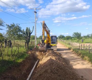 Nova adutora proporcionará segurança hídrica para população de Nova Fátima e Pé de Serra | SECOM