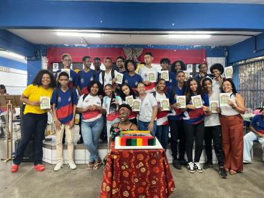 Estudantes da rede estadual lançam revista em quadrinho com temática de combate ao racismo | SECOM