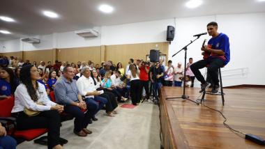 Governo do Estado entrega escola em tempo integral, obra viária e anuncia novos investimentos em Jaborandi | SECOM