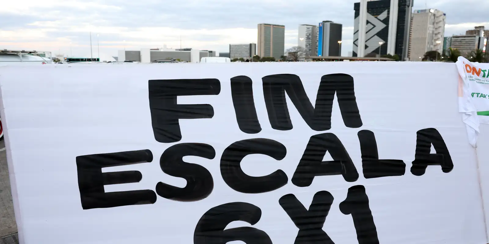 Vereadores fazem “protocolaço” de projetos pelo fim da escala 6x1