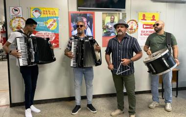 Del Feliz, Leo Estakazero e Trio Resfulengo animam o forró do Junho Vermelho na Hemoba | SECOM