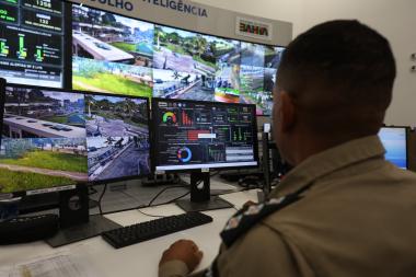 Sistema de Reconhecimento Facial auxilia na prisão de foragidos da Justiça durante a Micareta de Itajuípe | SECOM