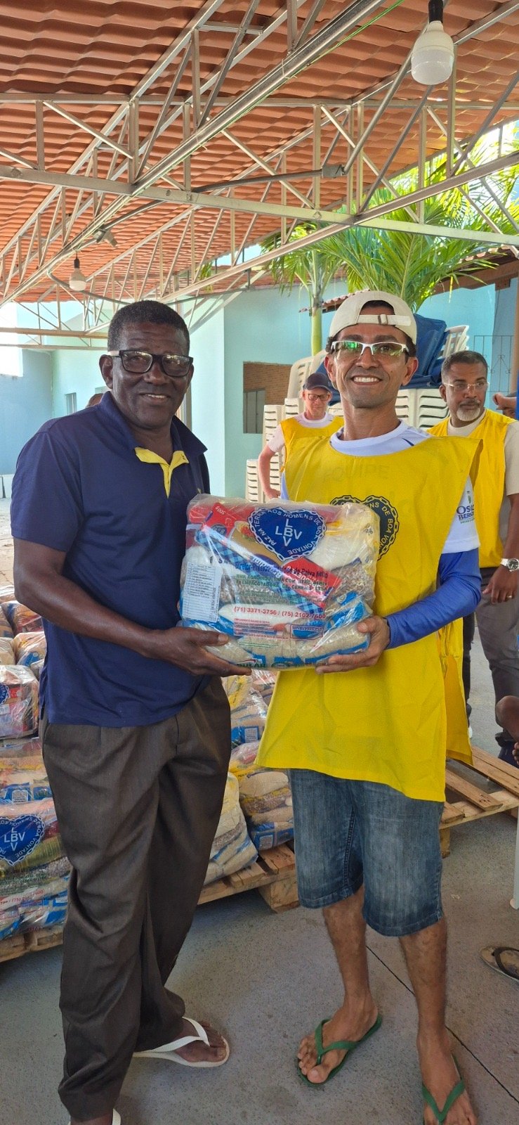 LBV entrega cestas de alimentos para 100 famílias em Nova Esperança