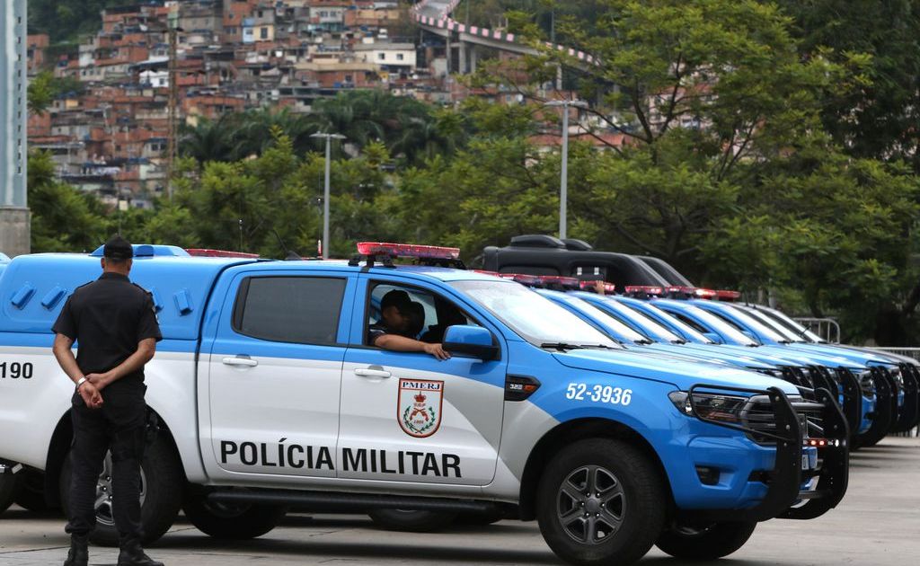 Operação policial na Maré deixa um morto e 10 feridos no RJ