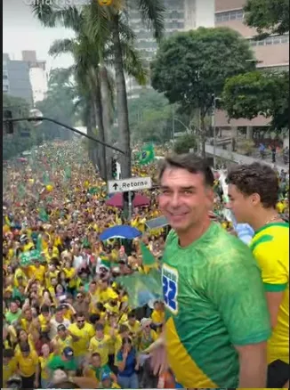 #Acesse Política