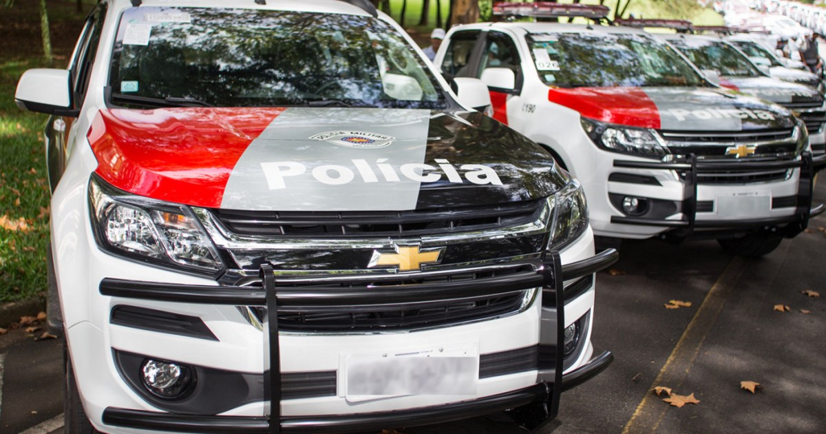 Homem sofre mal súbito e morre enquanto era algemado por PMs em SP