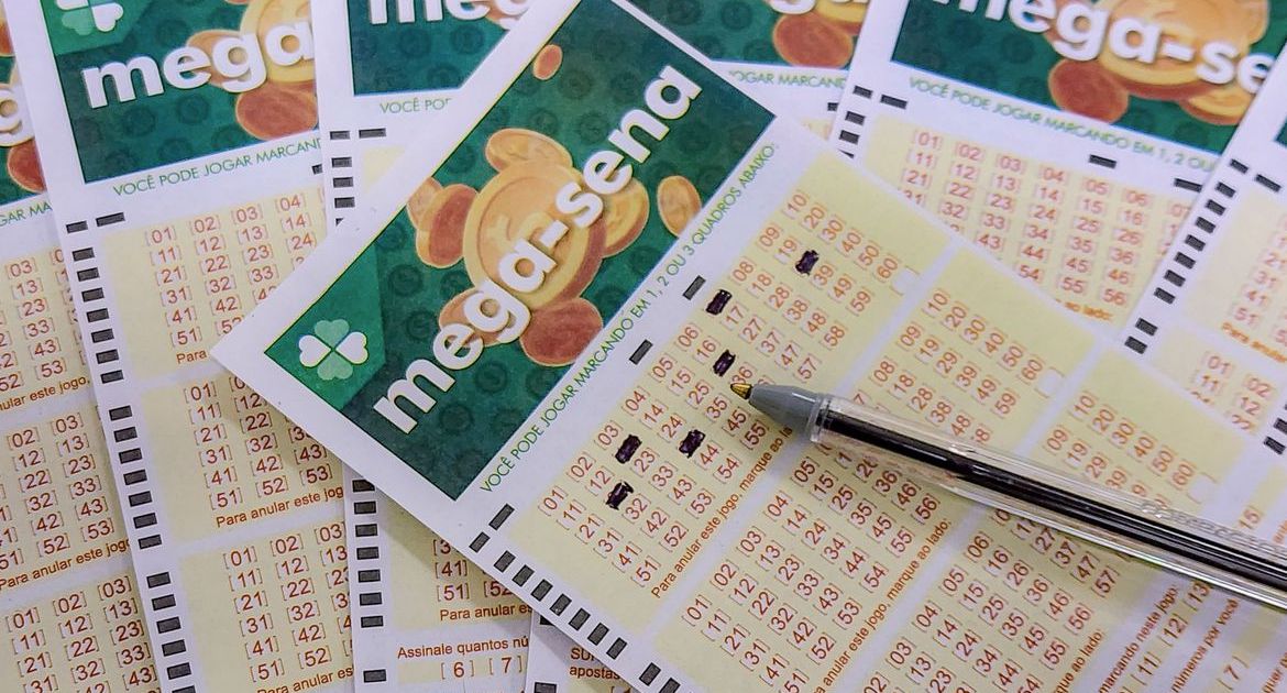 Mega-Sena: prêmio acumula novamente e vai a R$ 305 milhões
